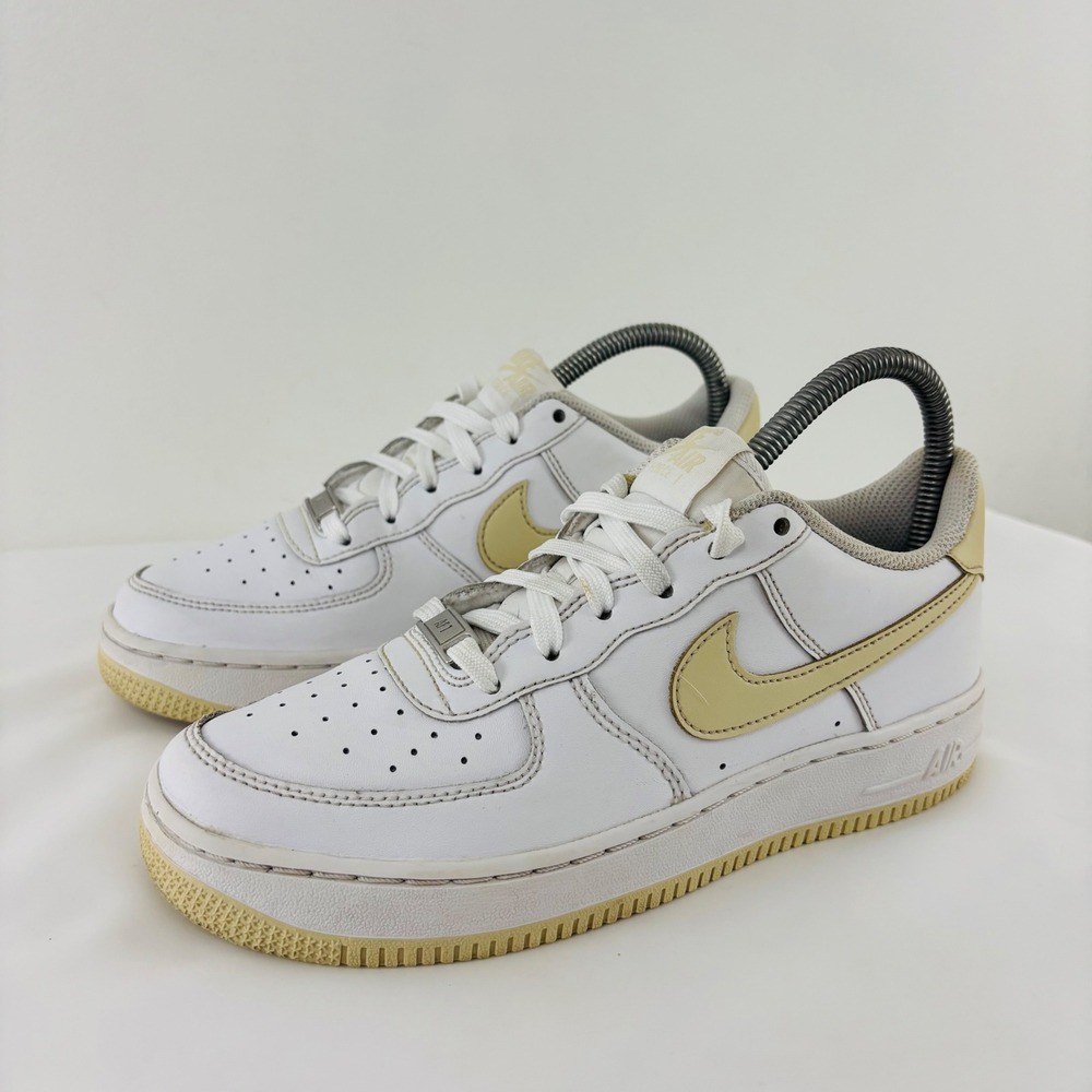 🚨Final Sale🚨Nike Air Force 1 Low "White Light Khaki" 2024 FV5948-118 Size 5.5Y